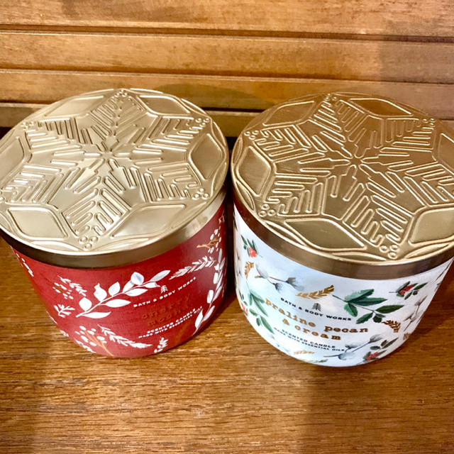 Bath & Body Works(バスアンドボディーワークス)のBath & Body Works 3芯 BIG キャンドル 2個 クリスマス コスメ/美容のリラクゼーション(キャンドル)の商品写真