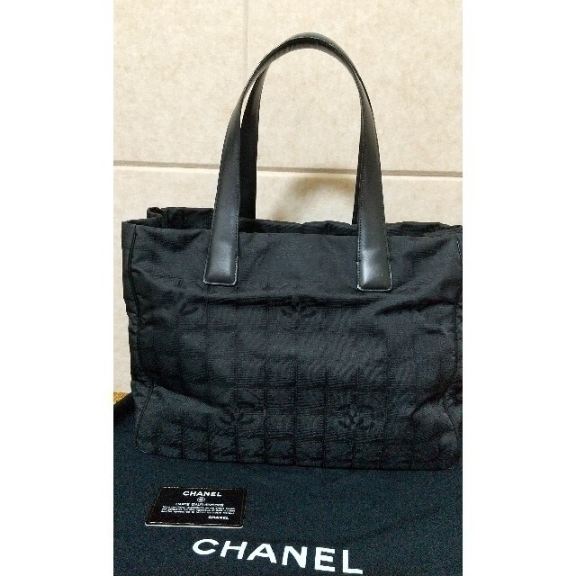 CHANEL(シャネル)のシャネル／トラベルライン／ＭＭ／ブラック レディースのバッグ(トートバッグ)の商品写真