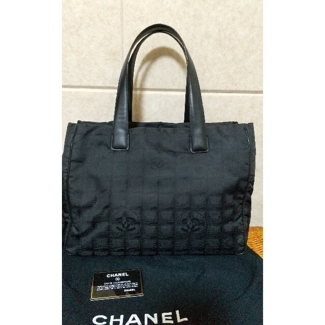 CHANEL(シャネル)のシャネル／トラベルライン／ＭＭ／ブラック レディースのバッグ(トートバッグ)の商品写真