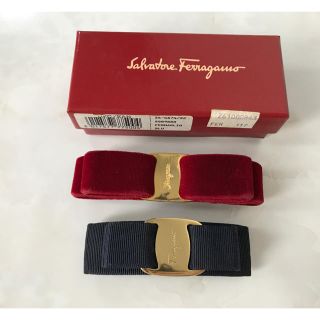 フェラガモ(Ferragamo)のフェラガモ リボンバレッタ ベロアレッド(バレッタ/ヘアクリップ)