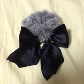 リボン付き ファーのシュシュ(ヘアゴム/シュシュ)