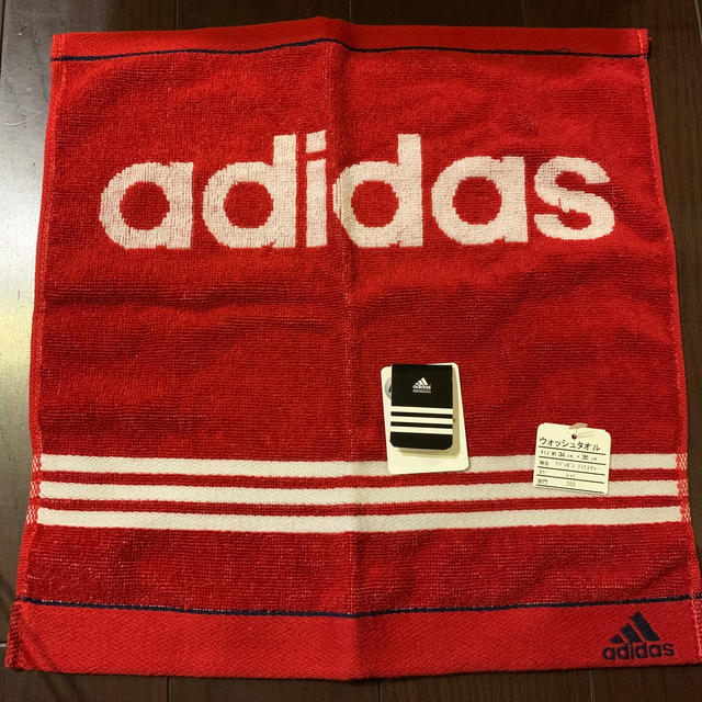 adidas(アディダス)のアディダス　新品　ウォッシュタオル エンタメ/ホビーのアニメグッズ(タオル)の商品写真