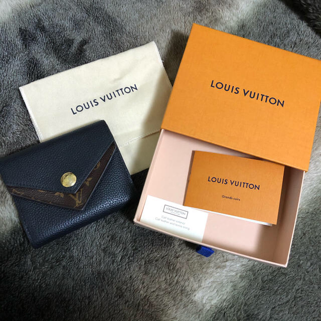 LOUIS VUITTON ポルトフォイユ ドゥブルV