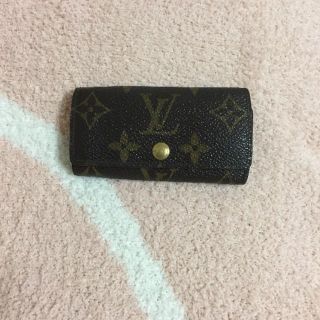 ルイヴィトン(LOUIS VUITTON)のルイヴィトン4連キーケース(キーホルダー)