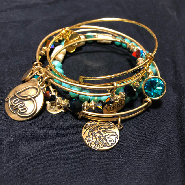 ハワイ　ALEX AND ANI  新品！未使用！