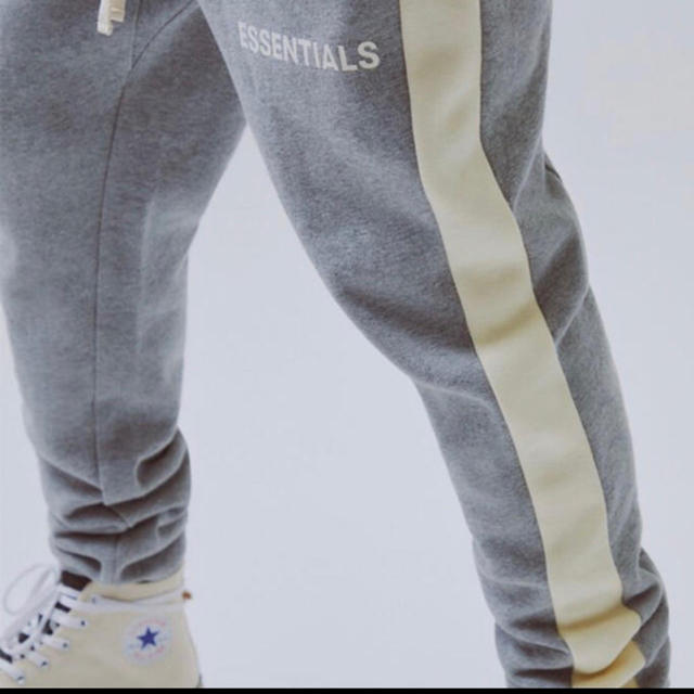 FEAR OF GOD(フィアオブゴッド)のM FOG Essentials Side Stripe Sweatpants メンズのパンツ(その他)の商品写真