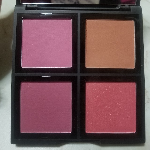 elf(エルフ)のE.L.F.✨エルフ チーク Blush Palette # Light コスメ/美容のベースメイク/化粧品(チーク)の商品写真