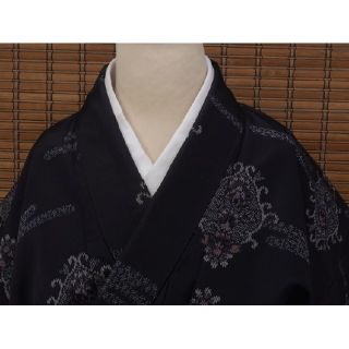 黒⭐本場大島紬⭐誂え仕付け糸付き♪証紙なし♥新古品♥洋風モダン(着物)