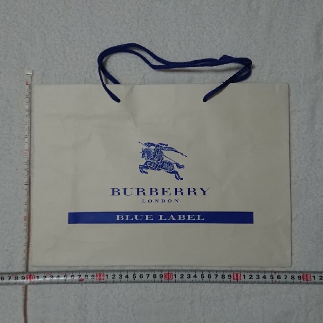 BURBERRY BLUE LABEL(バーバリーブルーレーベル)のBURBERRY バーバリー 紙袋 レディースのバッグ(ショップ袋)の商品写真