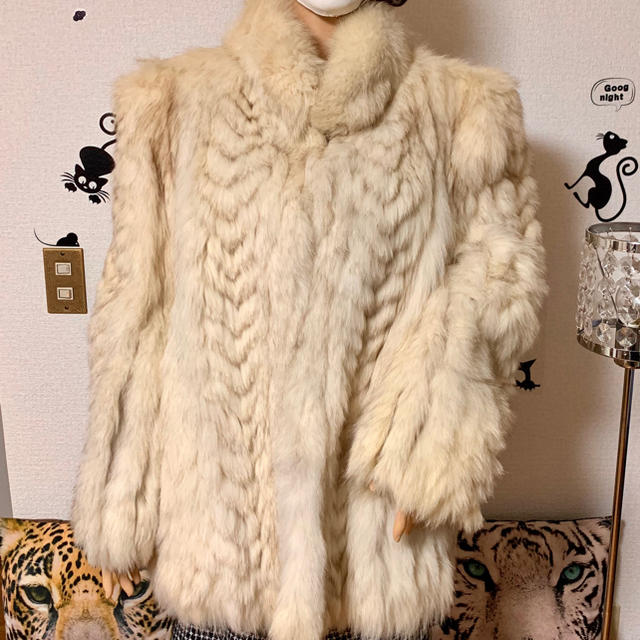 大人気・ブルーフォックス毛皮 SAGA FOX 美品 ④☆☆ レディースのジャケット/アウター(毛皮/ファーコート)の商品写真