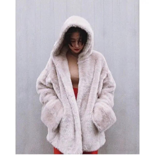 CLANE HOOD FUR COAT