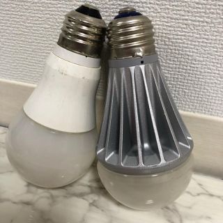 トウシバ(東芝)の東芝 LED電球 2個セット 60w〜80w相当 かなり明るめ 電球色と昼白色(蛍光灯/電球)