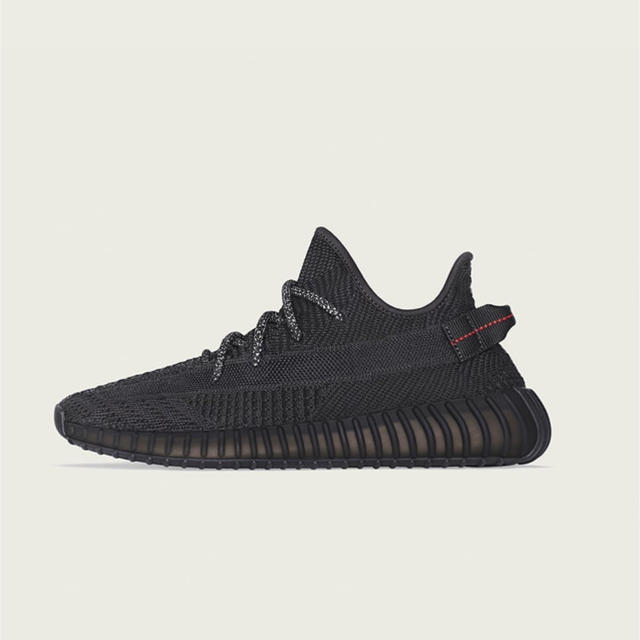 YEEZY BOOST 350 V2 BLACK  プレゼントにもお勧め