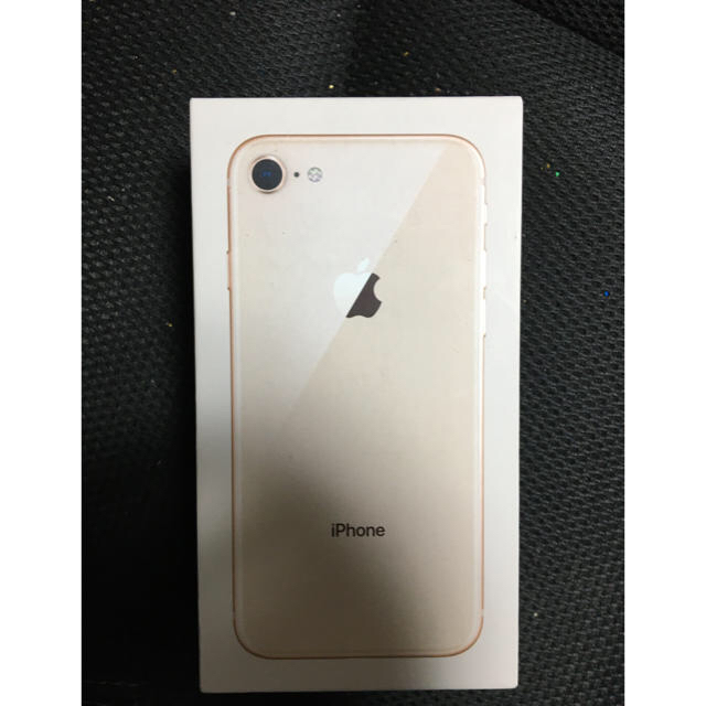 iPhone(アイフォーン)のSIMフリー iPhone 8 ゴールド 64GB  スマホ/家電/カメラのスマートフォン/携帯電話(スマートフォン本体)の商品写真