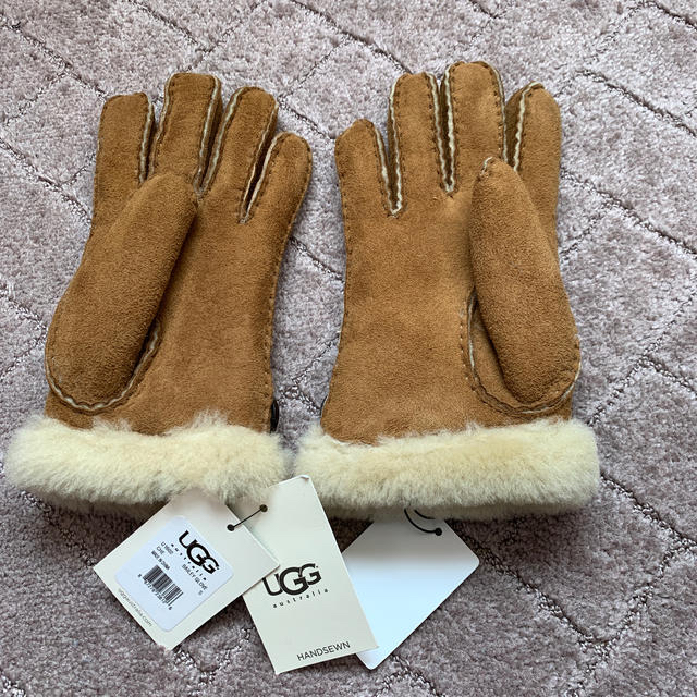 UGG - アグ新品タグ付きムートン手袋の通販 by ジーン's shop｜アグならラクマ