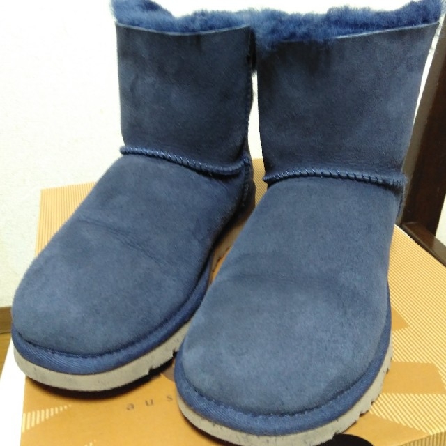 UGG(アグ)のUGG ベリーボウ バックコースリボン ムートンブーツ US6 レディースの靴/シューズ(ブーツ)の商品写真