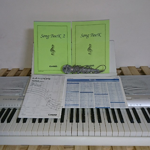 CASIO 光ナビゲーションキーボード(61鍵盤) LK-205スタンド付き CASIO 光ナビゲーションキーボード(61鍵盤) LK-205スタンド付き
