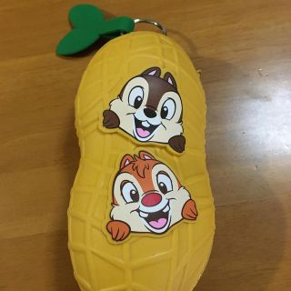 ディズニー(Disney)の値下げ　ディズニー　チップ&デール　ピーナツ型ポーチ(キャラクターグッズ)