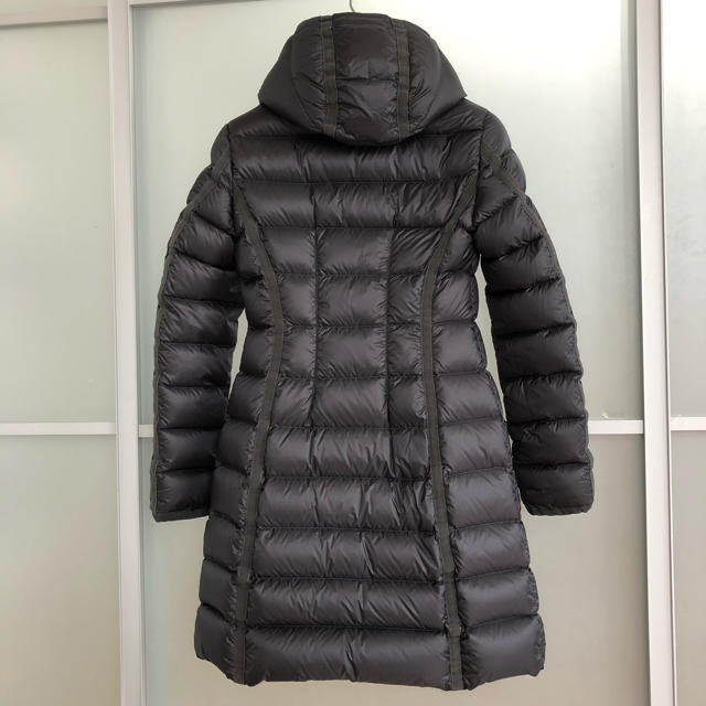 MONCLER(モンクレール)の【Rina様ご専用】美品 モンクレール  エルミエンヌ 00 ダークグレー レディースのジャケット/アウター(ダウンジャケット)の商品写真