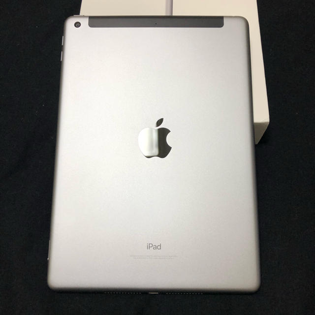 人気の贈り物が - iPad 第五世代 おまけ付き 第5世代 2017 iPad 128GB