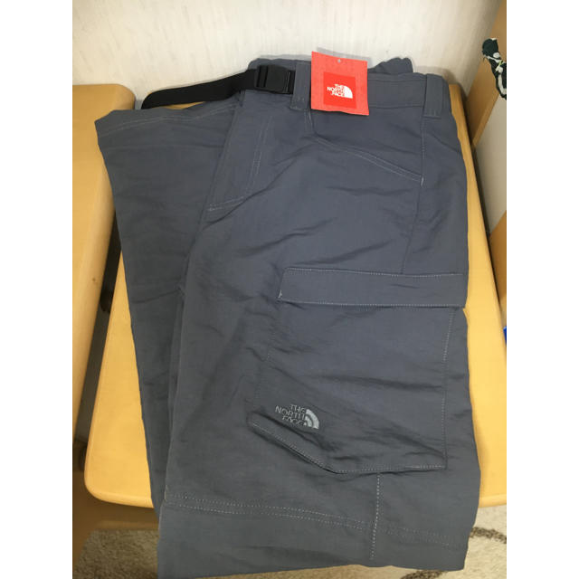 THE NORTH FACE(ザノースフェイス)の新品　海外限定　the north face コンバーブルパンツ メンズのパンツ(ワークパンツ/カーゴパンツ)の商品写真