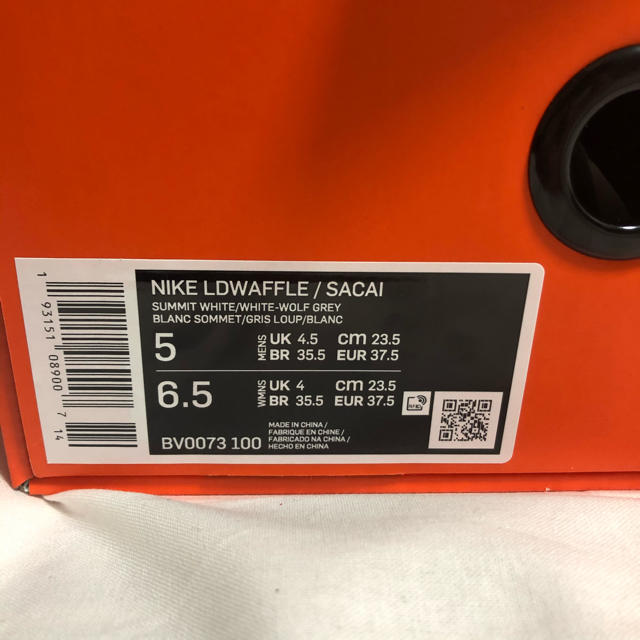 NIKE(ナイキ)の[最安値早い者勝ち]SACAI NIKE LDWAFFLE 23.5cmホワイト メンズの靴/シューズ(スニーカー)の商品写真