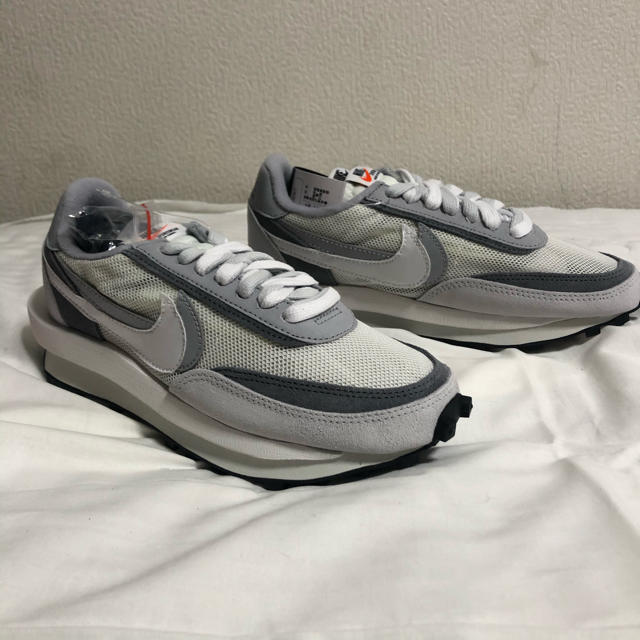 NIKE(ナイキ)の[最安値早い者勝ち]SACAI NIKE LDWAFFLE 23.5cmホワイト メンズの靴/シューズ(スニーカー)の商品写真