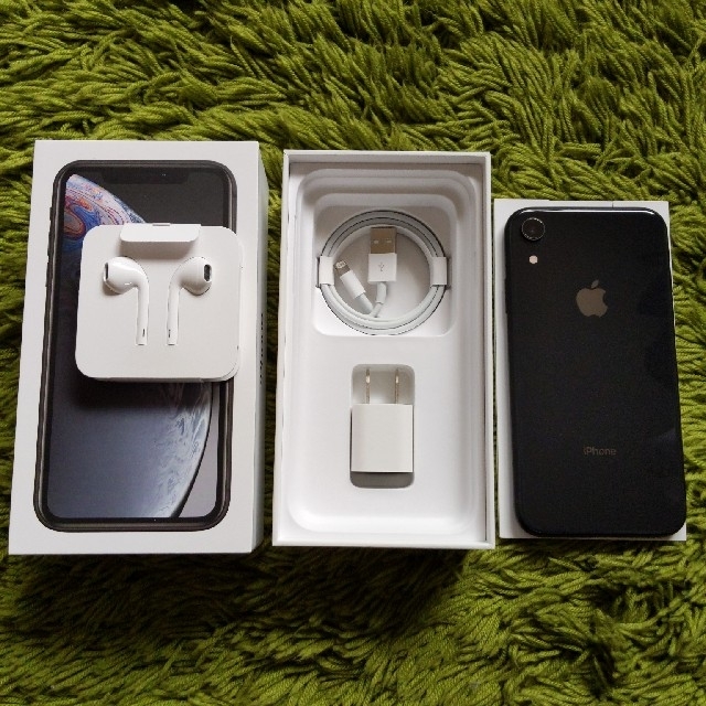 iPhone(アイフォーン)のiPhone XR 64GB Black MT002JA スマホ/家電/カメラのスマートフォン/携帯電話(スマートフォン本体)の商品写真