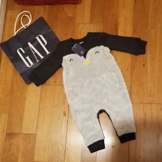 ベビーギャップ(babyGAP)の70 ペンギンロンパース　モコモコ(ロンパース)