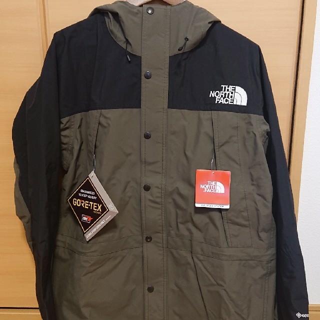 THE NORTH FACE  Mountain Light Jacket