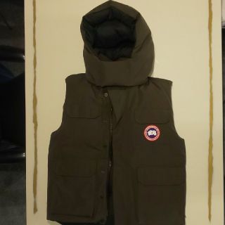 カナダグース(CANADA GOOSE)のカナダグースダウンベスト(ダウンベスト)