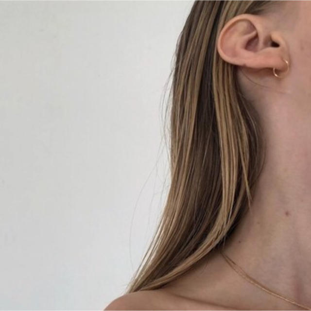 BEAUTY&YOUTH UNITED ARROWS(ビューティアンドユースユナイテッドアローズ)のl'oro 1117  ピアス 18k hoop pierce M レディースのアクセサリー(ピアス)の商品写真