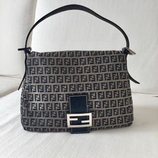 フェンディ(FENDI)のFENDI ズッカ柄 マンマバケット ショルダーバッグ(ショルダーバッグ)