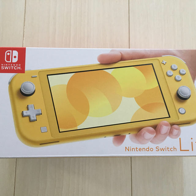 Nintendo Switch(ニンテンドースイッチ)のニンテンドースイッチライト　イエロー エンタメ/ホビーのゲームソフト/ゲーム機本体(家庭用ゲーム機本体)の商品写真