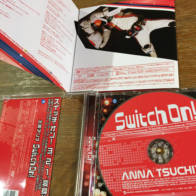 Switch On 土屋アンナの通販 By ゆう 年末27日 1 5まで発送お休み ラクマ