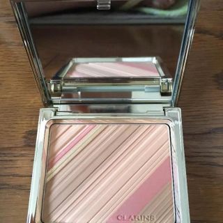 クラランス(CLARINS)の※お値下げしました　未使用 クラランス 限定品フェイスパウダー(フェイスパウダー)