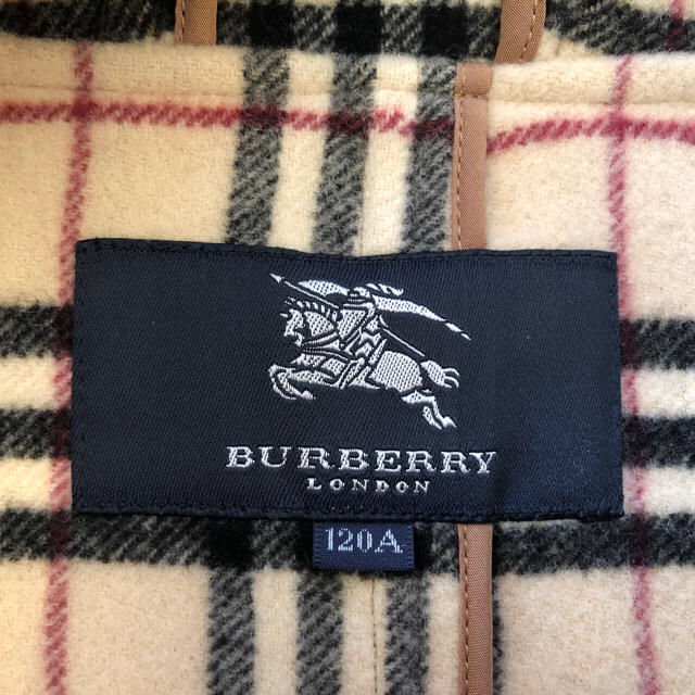 BURBERRY(バーバリー)のバーバリー　ダッフルコート　120 キッズ/ベビー/マタニティのキッズ服女の子用(90cm~)(コート)の商品写真