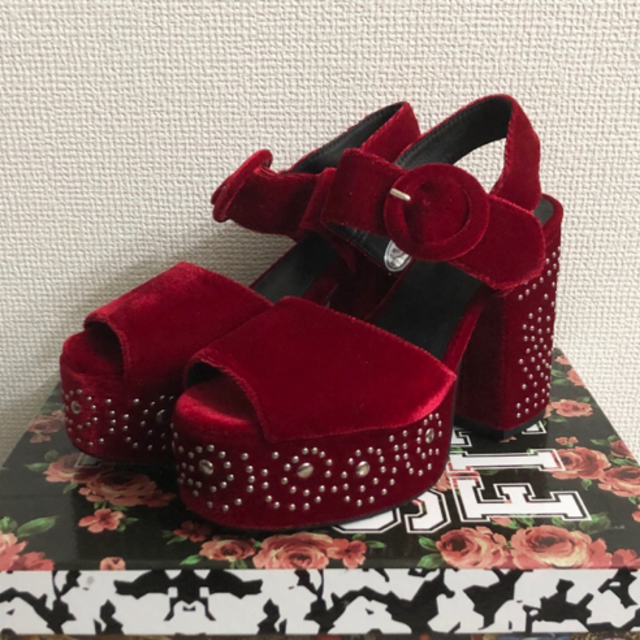 JEFFREY CAMPBELL(ジェフリーキャンベル)の(OvO)様専用　JEFFREY CAMBELL ベロアサンダル パンプス レディースの靴/シューズ(ハイヒール/パンプス)の商品写真