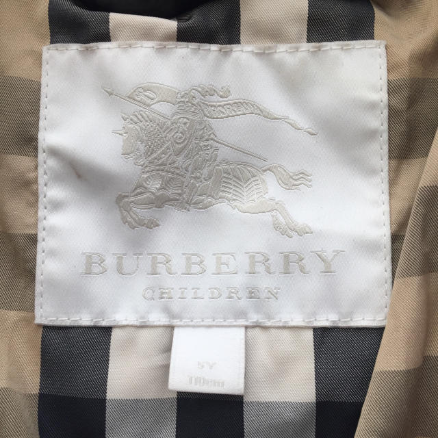 BURBERRY - 美品☆5y 110cm☆バーバリー ダウンコート ボーイズ 黒の