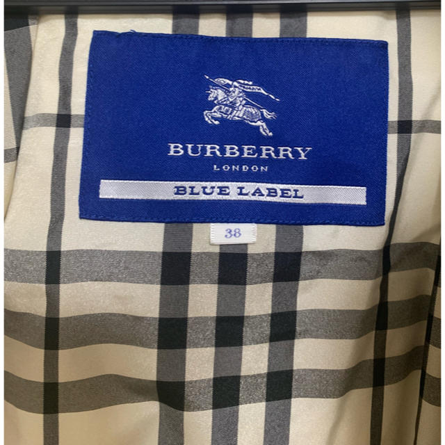 BURBERRY BLUE LABEL(バーバリーブルーレーベル)のバーバリーブルーレーベル  ダウンコート 白 レディースのジャケット/アウター(ダウンコート)の商品写真