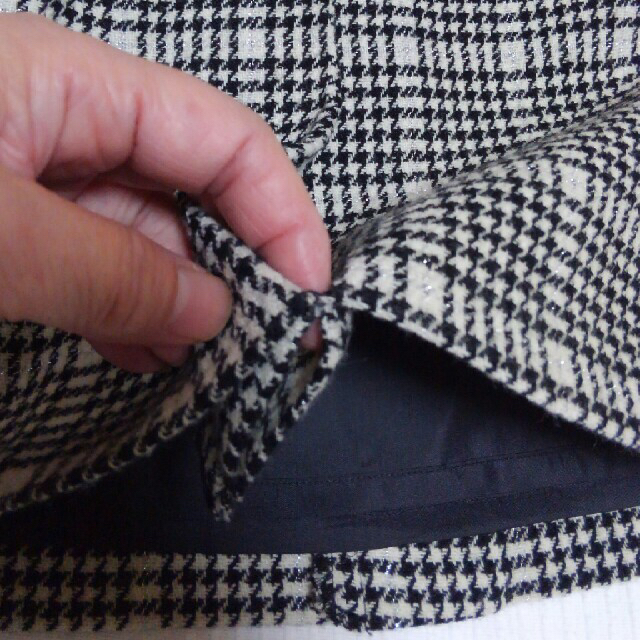 KLEIN PLUS(クランプリュス)のイトキン CLEIN PLUS 千鳥格子毛69%スカート レディースのスカート(ミニスカート)の商品写真