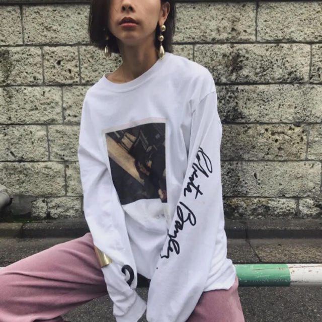 Ameri VINTAGE(アメリヴィンテージ)のameri vintage PHOTO ROBERTA BAYLEY TEE レディースのトップス(カットソー(長袖/七分))の商品写真