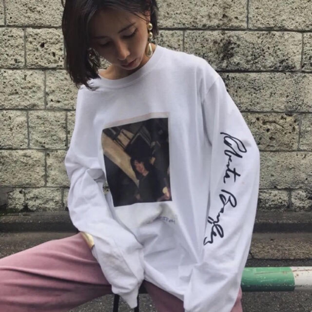 Ameri VINTAGE(アメリヴィンテージ)のameri vintage PHOTO ROBERTA BAYLEY TEE レディースのトップス(カットソー(長袖/七分))の商品写真