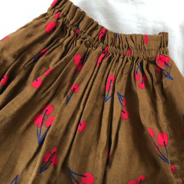 Bonpoint(ボンポワン)のkikiさま専用です　さくらんぼ柄 スカート2枚 キッズ/ベビー/マタニティのキッズ服女の子用(90cm~)(スカート)の商品写真