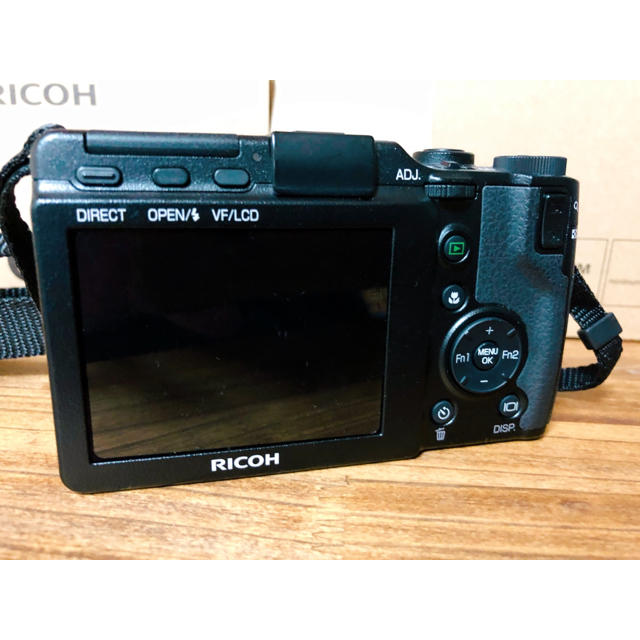 RICOH(リコー)のRICOH GXR + P10 KIT デジタルカメラ スマホ/家電/カメラのカメラ(コンパクトデジタルカメラ)の商品写真