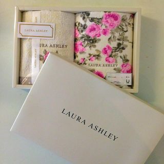 ローラアシュレイ(LAURA ASHLEY)のLAURA ASHLEYのタオルハンカチ(タオル/バス用品)