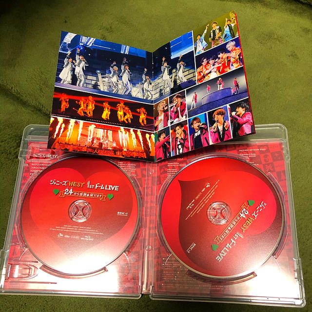 ジャニーズWEST(ジャニーズウエスト)のジャニーズWEST　1stドーム　LIVE　24から感謝届けます Blu-ray エンタメ/ホビーのDVD/ブルーレイ(ミュージック)の商品写真