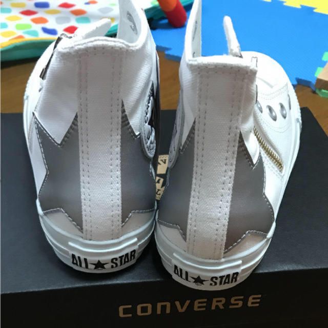 CONVERSE(コンバース)の新品未使用 CONVERSE 22.5センチ レディースの靴/シューズ(スニーカー)の商品写真