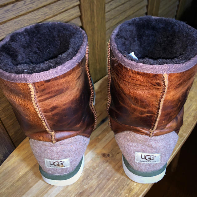 UGG(アグ)の【UGG】レザーブーツ【希少品】27cm メンズの靴/シューズ(ブーツ)の商品写真