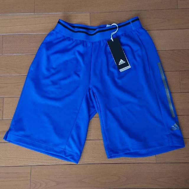 adidas(アディダス)の【160】adidasハーフパンツ キッズ/ベビー/マタニティのキッズ服男の子用(90cm~)(パンツ/スパッツ)の商品写真